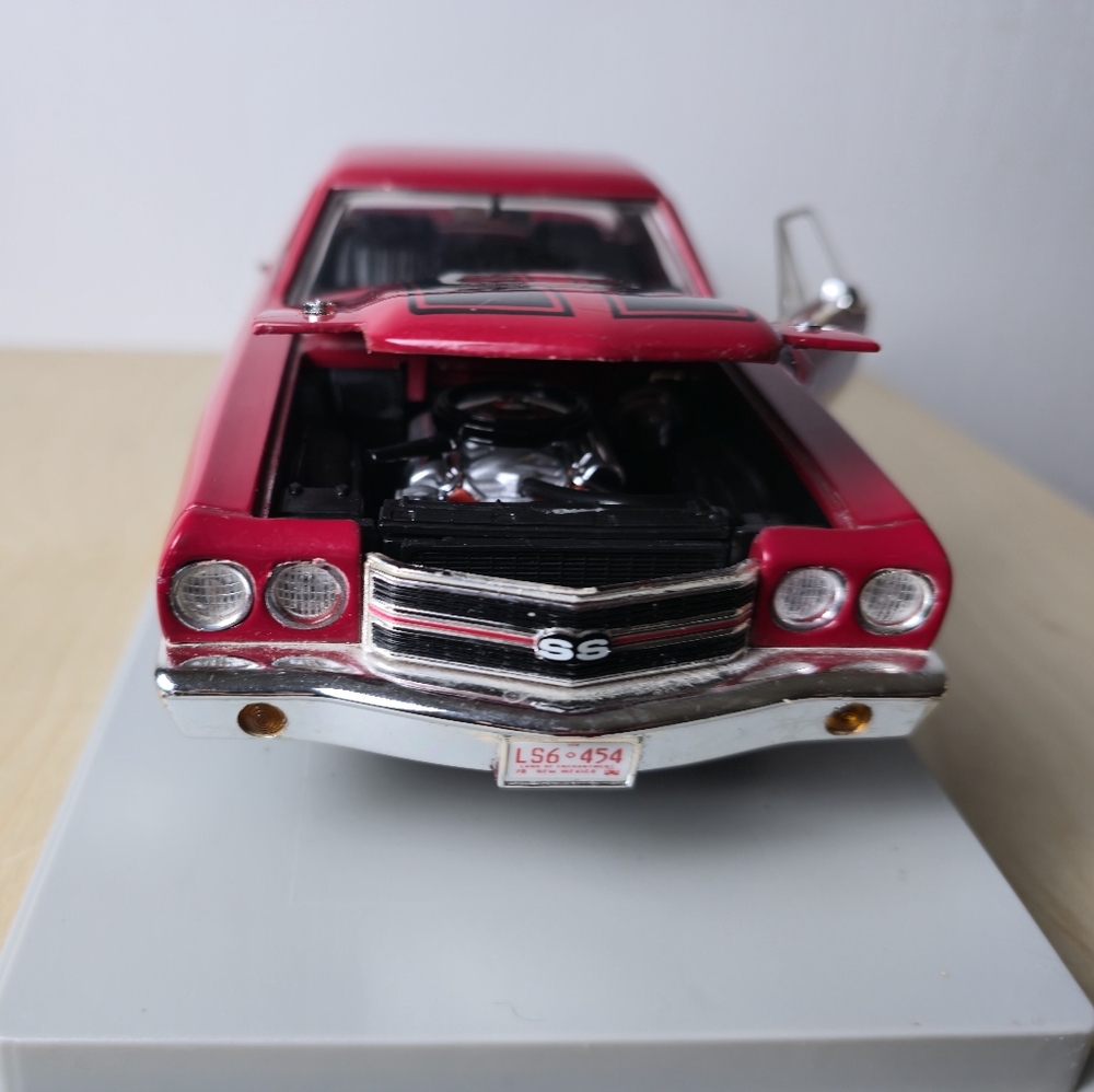 American Muscle '70 El Camino SS454 Model Car - Picture 9 of 16